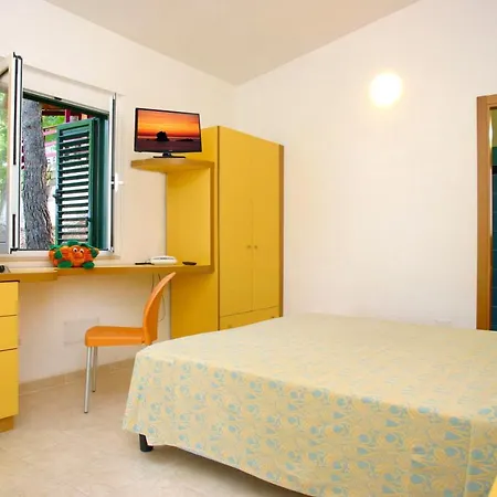 Gattarella Family Puglia - Self Catering In The Pinewood Vieste